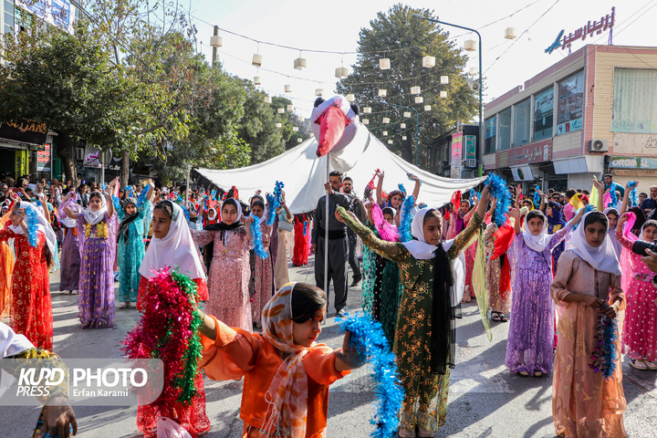 افتتاحیه هجدهمین دوره تئاتر خیابانی مریوان / عکاس : عرفان کرمی