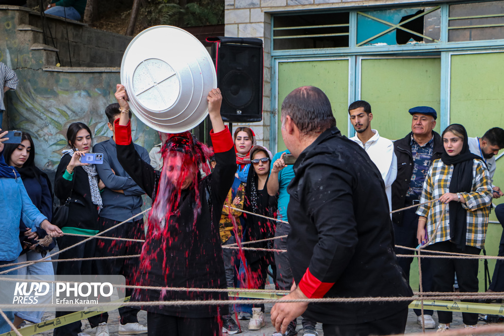 بە بەشداری ۴۴ گرووپی شانۆیی ۱۸مین فێستیڤاڵی شانۆی سەرشەقام لە مەریوان دەستی پێکرد+ فیلم