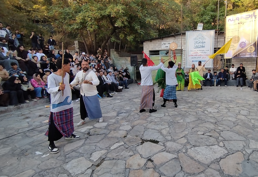 دومین روز هجدهمین جشنواره بین‌المللی تئاتر خیابانی مریوان با اجرای ۳۰ نمایش