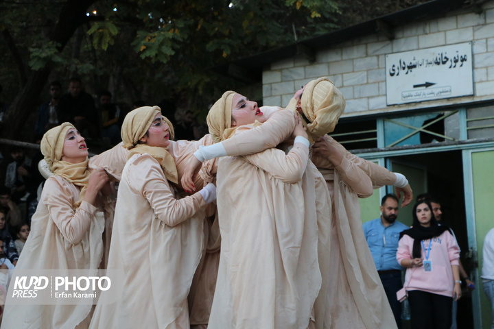 روزسوم هجدهمین دوره جشنواره بین المللی تئاتر خیابانی مریوان / عکاس : عرفان کرمی