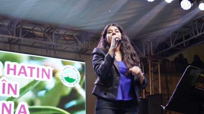 جشن زیتون در دیرک با حضور هزاران تن و درخواست آزادی برای اوجالان برگزار شد