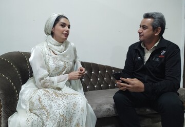 تئاتر خیابانی از دل مردم می‌آید و با مردم زنده می‌ماند/تئاتر یعنی آگاهی، اندیشه، امید