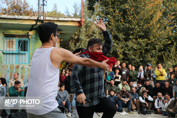 روز چهارم هجدهمین دوره جشنواره بین المللی تئاتر خیابانی مریوان / عکاس : عرفان کرمی