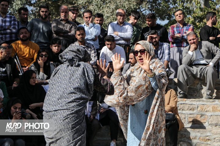 روز چهارم هجدهمین دوره جشنواره بین المللی تئاتر خیابانی مریوان / عکاس : عرفان کرمی