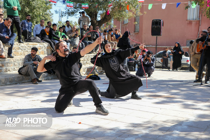 روز چهارم هجدهمین دوره جشنواره بین المللی تئاتر خیابانی مریوان / عکاس : عرفان کرمی
