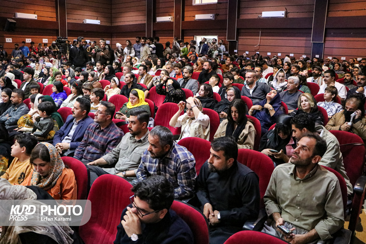 اختتامیه هجدهمین جشنواره بین المللی تئاتر خیابانی مریوان / عکاس : عرفان کرمی