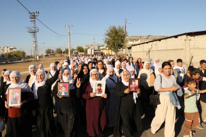 برگزاری مراسم ختم و یادبود برای پنج تن از اعضای جان باخته PKK در دیاربکر + فیلم