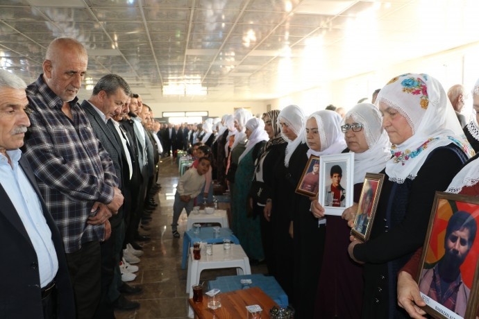 برگزاری مراسم ختم و یادبود برای پنج تن از اعضای جان باخته PKK در دیاربکر + فیلم