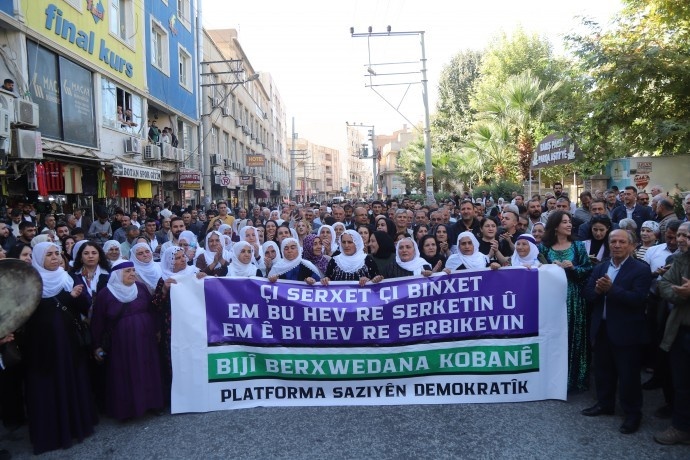 جشن‌ «روز جهانی کوبانی» در ماردین و شرناخ؛ دفاع از کوبانی دفاع از آزادی است+ تصاویر و فیلم