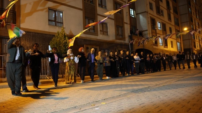 جشن‌ «روز جهانی کوبانی» در ماردین و شرناخ؛ دفاع از کوبانی دفاع از آزادی است+ تصاویر و فیلم