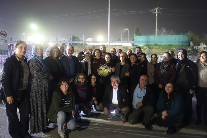 سمرا گُزل آزاد شد: مبارزه ما تا آزادی کامل ادامه دارد + فیلم