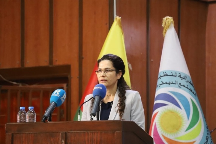 الهام احمد بر اهمیت تمرکززدایی در سوریه تأکید کرد