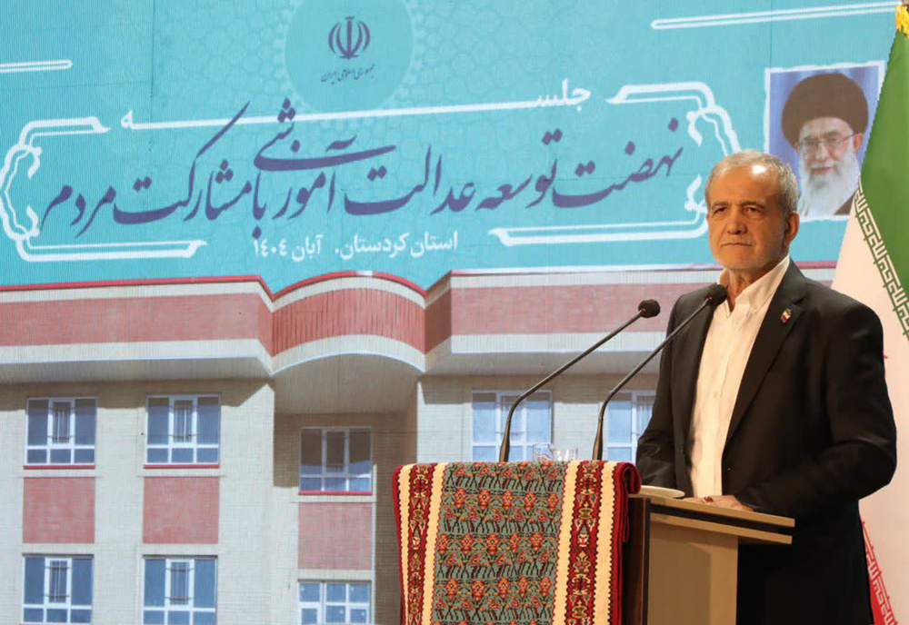 قهرمانان واقعی کشور، انسان هایی هستند که به ساخت آینده فرزندان این سرزمین کمک می کنند