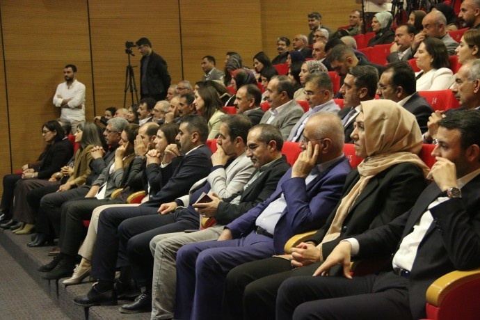 تونجر بکرخان: باید انتصاب مدیران دولتی بر جای منتخبین پایان یابد