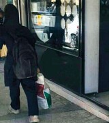 یخ فروشِ نیشابور و دختر کتاب بر دوشِ پاوه / حبیب الله مستوفی