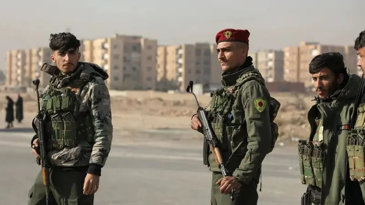 ادعای متقابل دمشق و SDF درباره حمله شبانه در رقه؛ دو سرباز ارتش سوریه کشته شدند