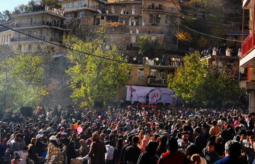 نوای دف و آوای سیاچمانه در جشن بزرگ انار پاوه