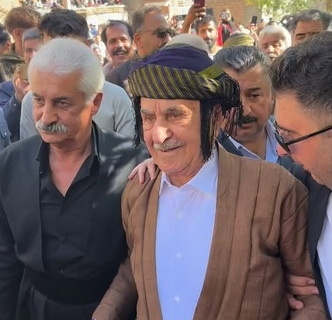 نوای دف و آوای سیاچمانه در جشن بزرگ انار پاوه