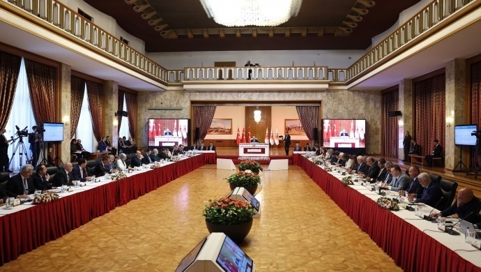 چشم ها به سوی امرالی؛ هیأت کمیسیون همبستگی مجلس با اوجالان دیدار کرد