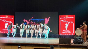 سومین جشنواره منطقه‌ای «هه‌لپه‌رکی کردی» در مهاباد پایان یافت