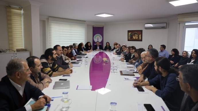 نشست فوق‌العادهٔ هیأت اجرایی دم پارتی درباره دیدار تازه هیأت امرالی با عبدالله اوجالان