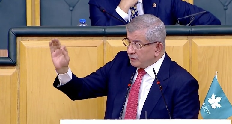 هشدار تند داوداوغلو به بسه هوزات: هیچ کسی ترکیه را تهدید نکند!