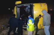 مصدوم شدن مسافران در حادثه واژگونی اتوبوس در کرمانشاه