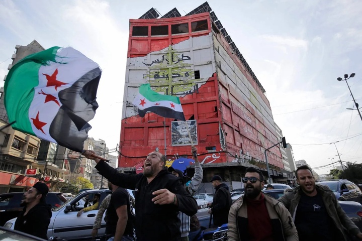 بەڕێوەبەریۆ خۆسەر ئاهه‌نگگێڕان لە ساڵڕۆژی ڕووخانی ئەسەد قه‌ده‌غه‌ ده‌کات