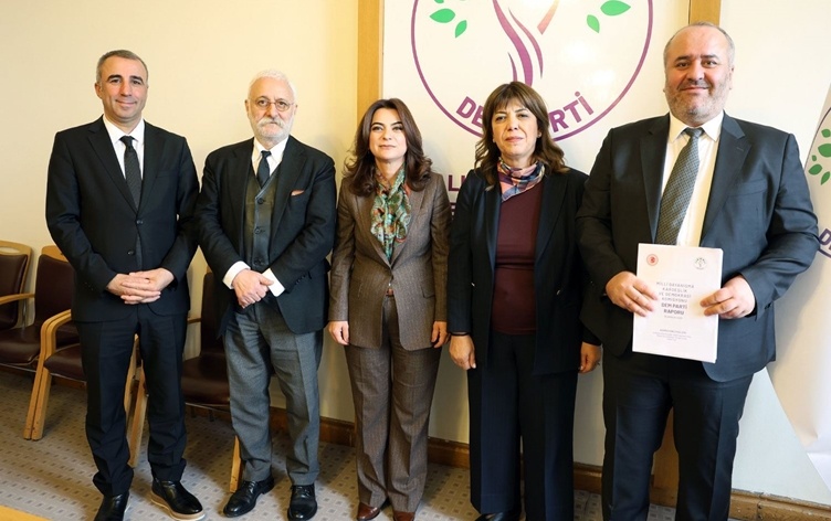 کۆمیسیۆنی ئاشتی ڕاپۆرتێکی پێشکێشی سەرۆکایەتی پەرلەمانی تورکیا کرد