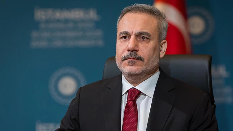 هاکان فیدان: کردهای سوریه باید بپذیرند که در هیچ کشوری دو نیروی مسلح موازی وجود ندارد