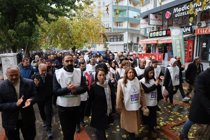 تولای حاتم اوغولاری: رأی ما به لایحه بودجه‌ای که برای جنگ هزینه شود، «نه» است