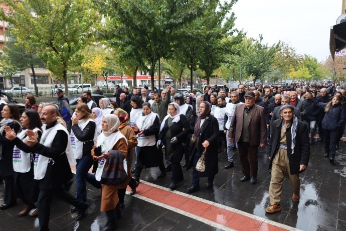 تولای حاتم اوغولاری: رأی ما به لایحه بودجهای که برای جنگ هزینه شود، «نه» است