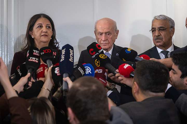 دەوڵەت باخچەلی:  پشتگیری لە هەموو وشەیەکی پەروین بوڵدان دەکەم