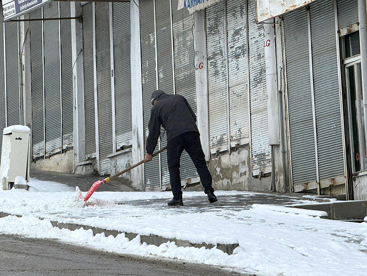 دست برف بر شانههای کردستان ترکیه نشست و دل ها را شاد کرد + تصاویر