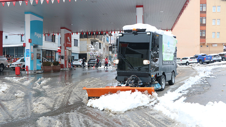 دست برف بر شانههای کردستان ترکیه نشست و دل ها را شاد کرد + تصاویر