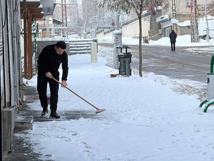 دست برف بر شانه‌های کردستان ترکیه نشست و دل ها را شاد کرد + تصاویر