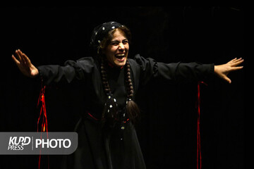 جشنواره بین المللی تئاتر کردی سقز/ عکس: فربد باوه ای