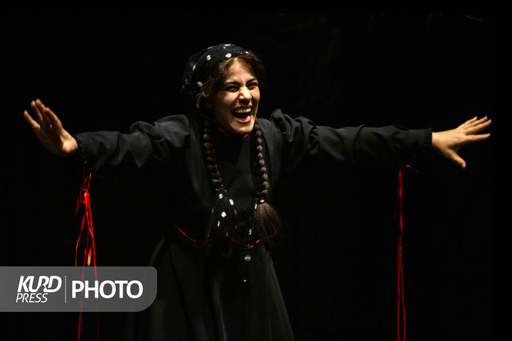 تئاتر استانی سقز