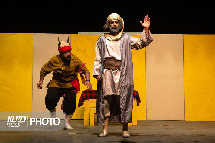 تئاتر استانی سقز