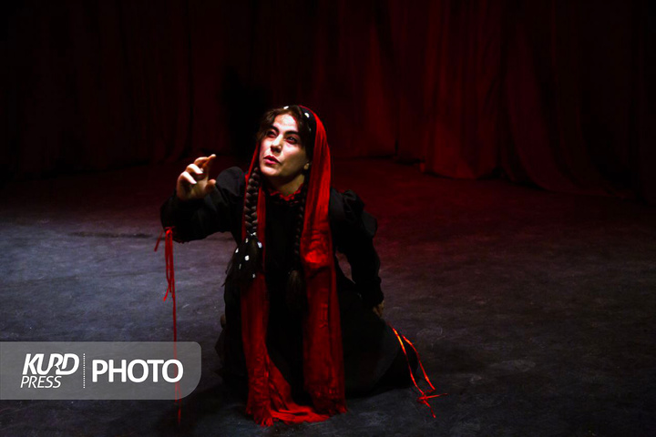 تئاتر استانی سقز