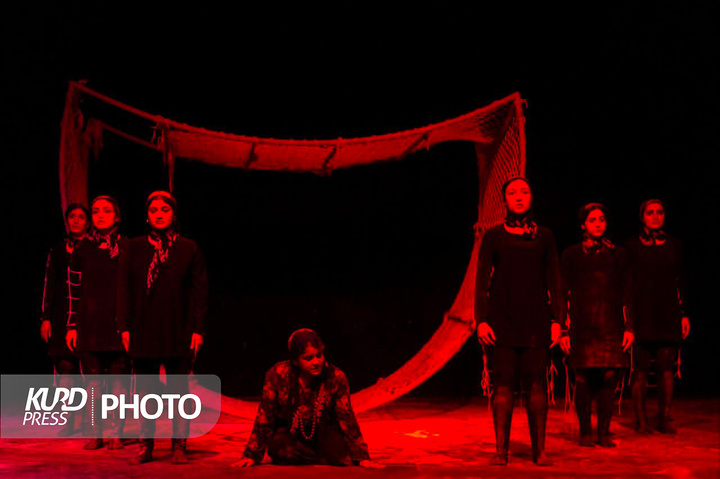 تئاتر استانی سقز