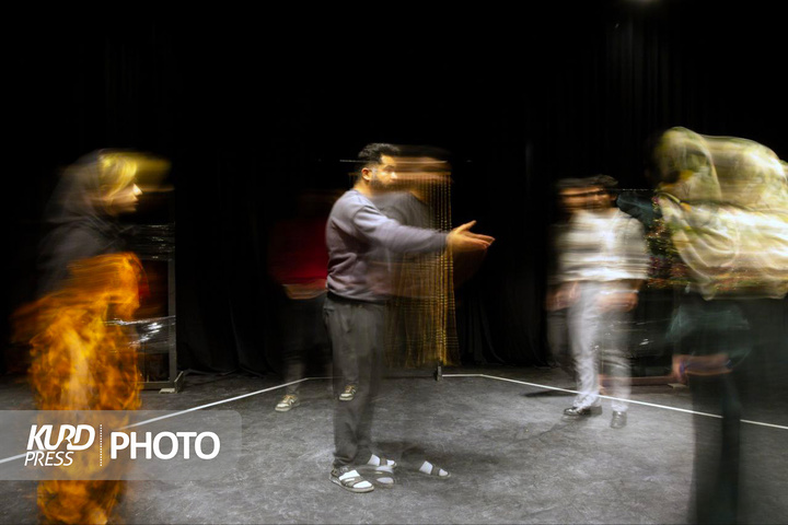 تئاتر استانی سقز