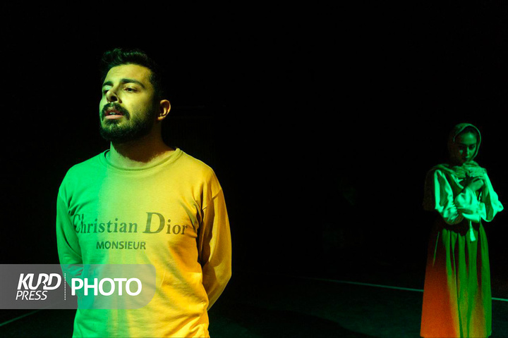 تئاتر استانی سقز