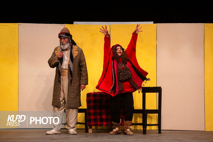 تئاتر استانی سقز