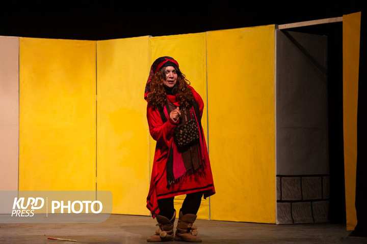 تئاتر استانی سقز