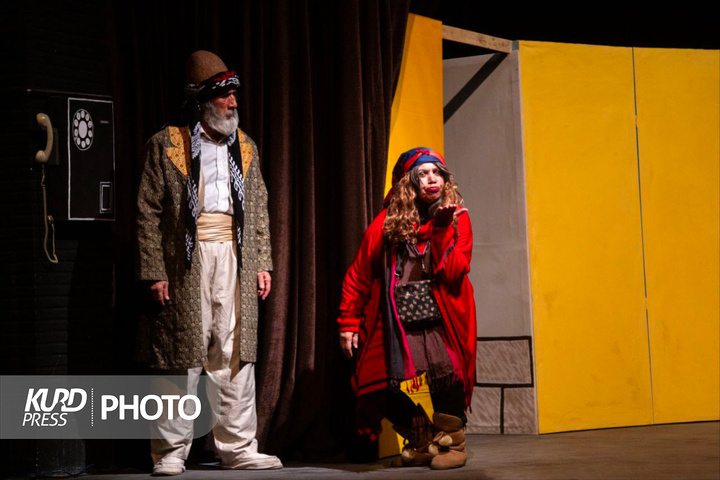 تئاتر استانی سقز