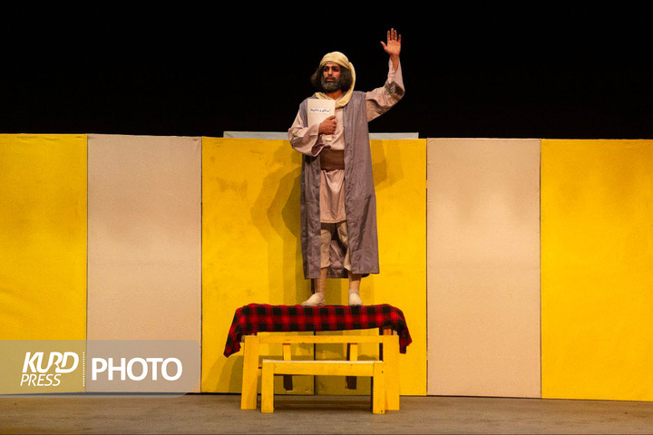 تئاتر استانی سقز