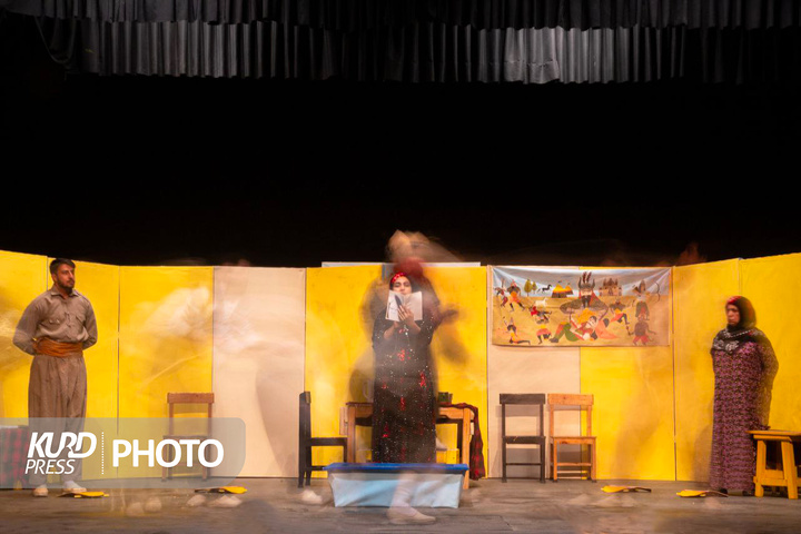 تئاتر استانی سقز