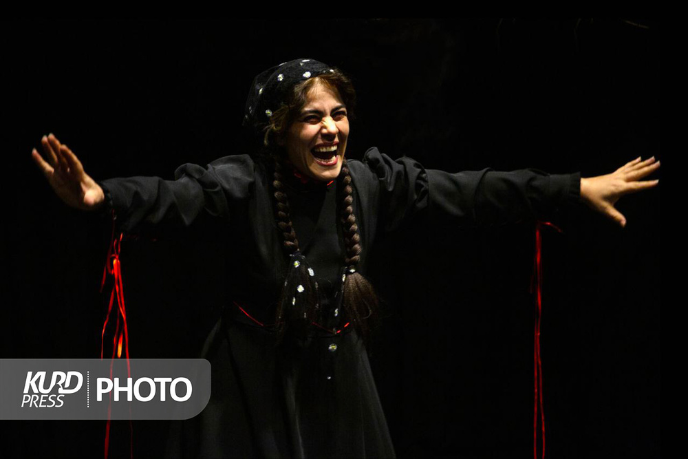 جشنواره بین المللی تئاتر کردی سقز/ عکس: فربد باوه ای