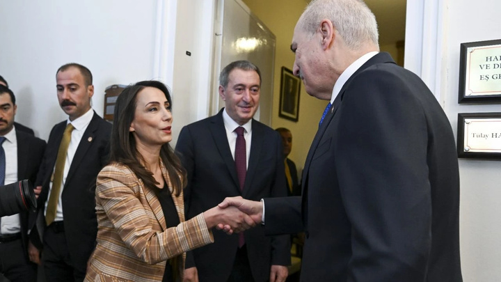 نشست رئیس مجلس ترکیه با هماهنگ‌کنندگان احزاب عضو کمیسیون پارلمانی